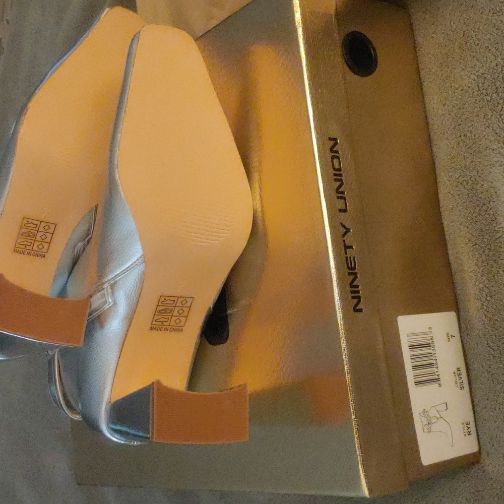 Women's boots - Picture 4 of 5